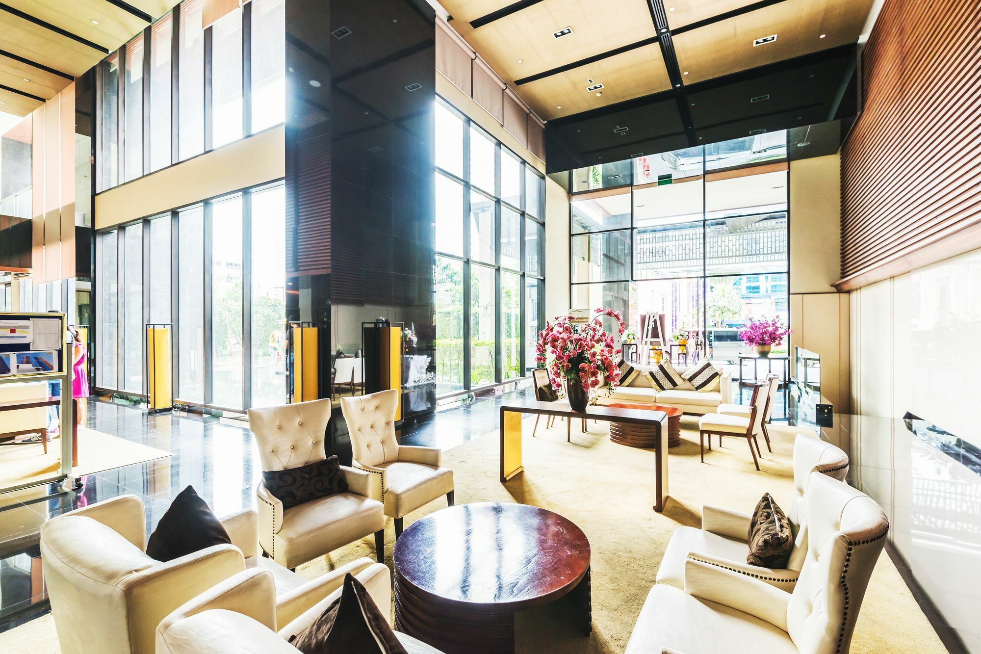 The Address Sathorn By Favstay Банкок Екстериор снимка