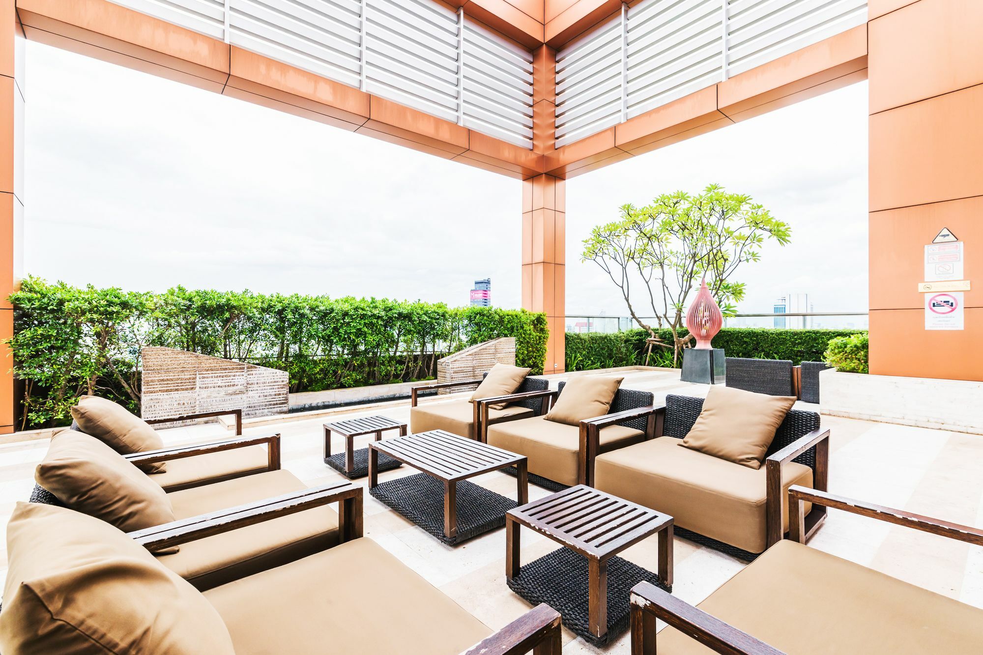 The Address Sathorn By Favstay Банкок Екстериор снимка