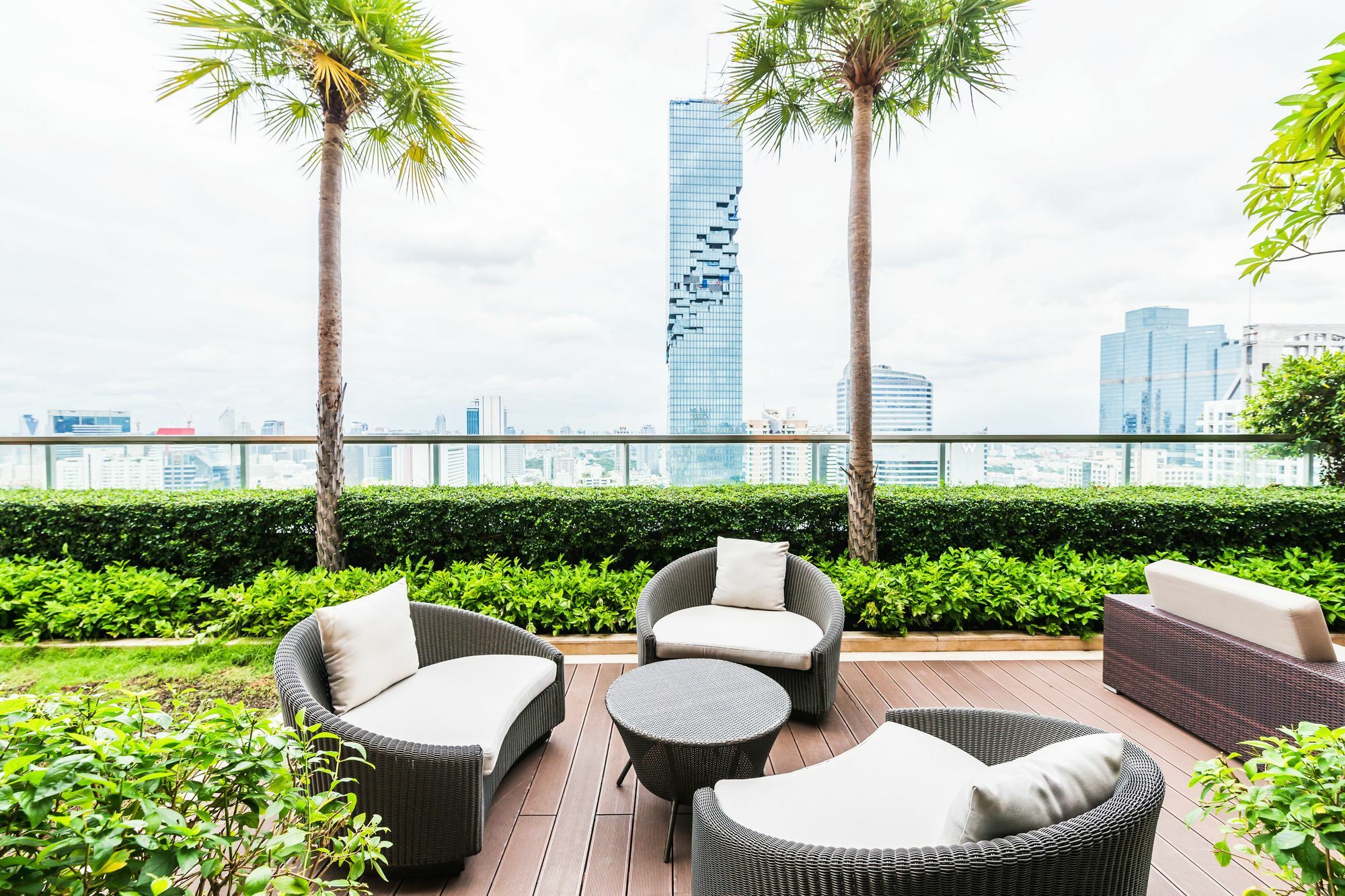 The Address Sathorn By Favstay Банкок Екстериор снимка